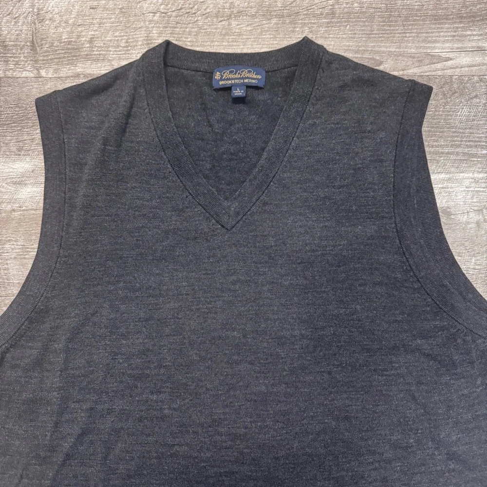 Brooks Brothers 100% Merino Wool Pullover Sweater Vest Charcoal Gray Mens Sz. L
